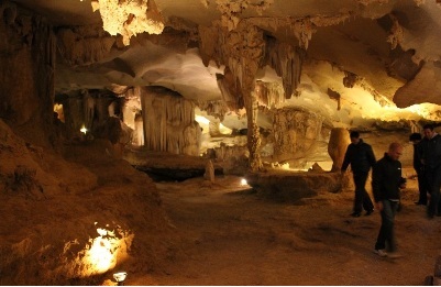 Thien Canh Son Cave, Halong Bay